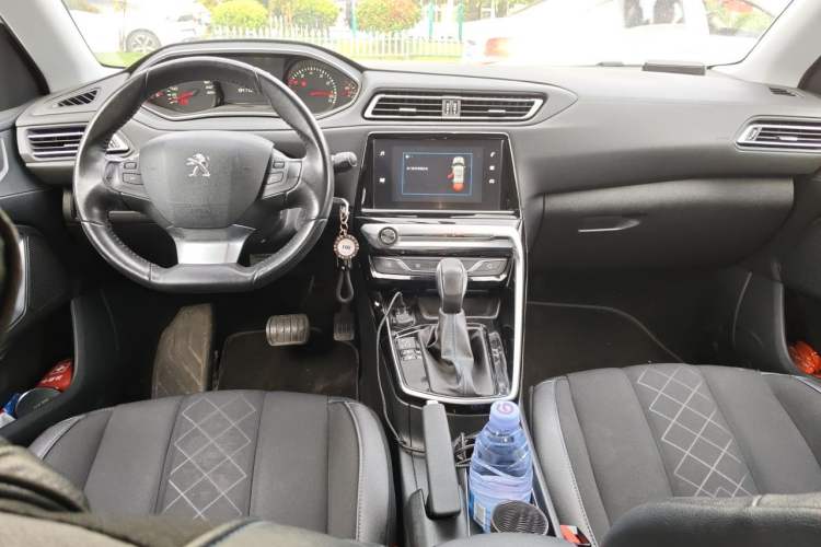 Used Peugeot 308 2016 1.6L Automatic Luxury Edition Center Console