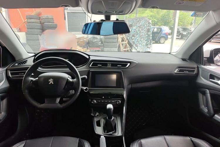Used Peugeot 308 2016 230THP Manual Fashion Edition Center Console