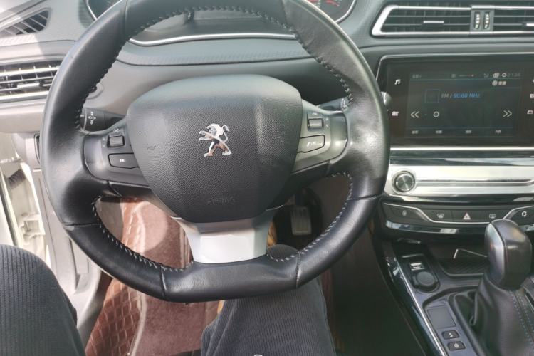 Used Peugeot 308 2016 1.6L Automatic Luxury Edition Center Console