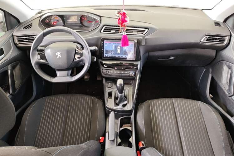Used Peugeot 308 2016 1.6L Manual Fashion Edition Center Console