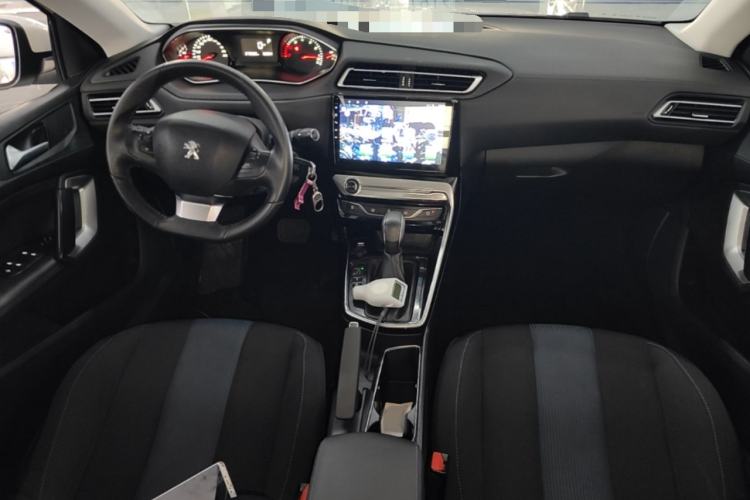 Used Peugeot 308 2016 1.6L Automatic Luxury Edition Center Console