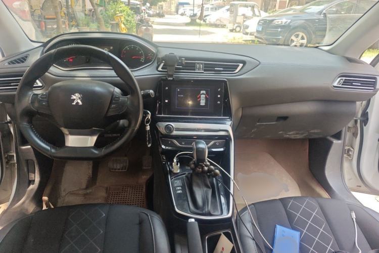 Used Peugeot 308 2016 1.6L Automatic Luxury Edition Center Console