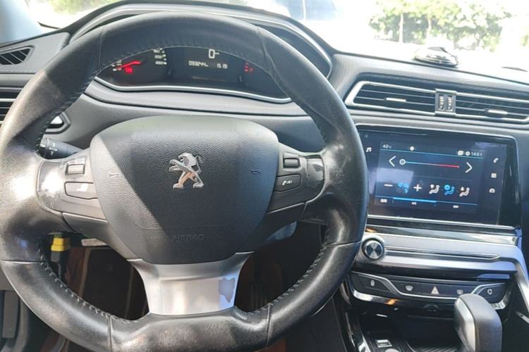 Used Peugeot 308 2016 1.6L Automatic Luxury Edition Center Console