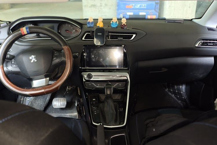 Used Peugeot 308 2016 1.6L Automatic Luxury Edition Center Console