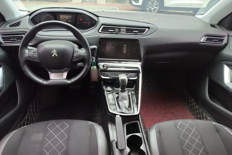 Used Peugeot 308 2016 1.6L Automatic Luxury Edition Center Console