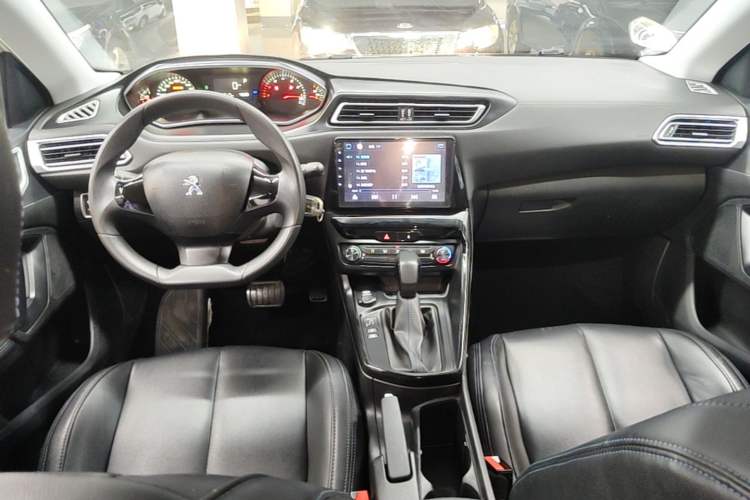 Used Peugeot 308 2016 1.6L Automatic Fashion Edition Center Console