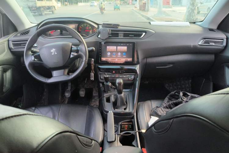 Used Peugeot 308 2016 1.6L Manual Fashion Edition Center Console