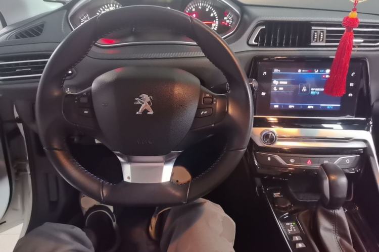 Used Peugeot 308 2016 1.6L Automatic Luxury Edition Center Console