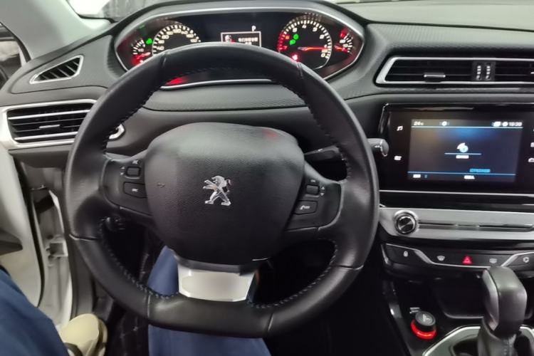 Used Peugeot 308 2016 350THP Automatic Prestige Edition Center Console
