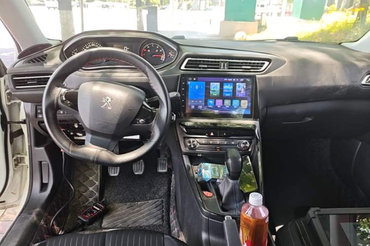 Used Peugeot 308 2016 230THP Manual Fashion Edition Center Console