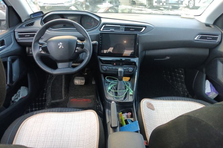 Used Peugeot 308 2016 1.6L Automatic Fashion Edition Center Console