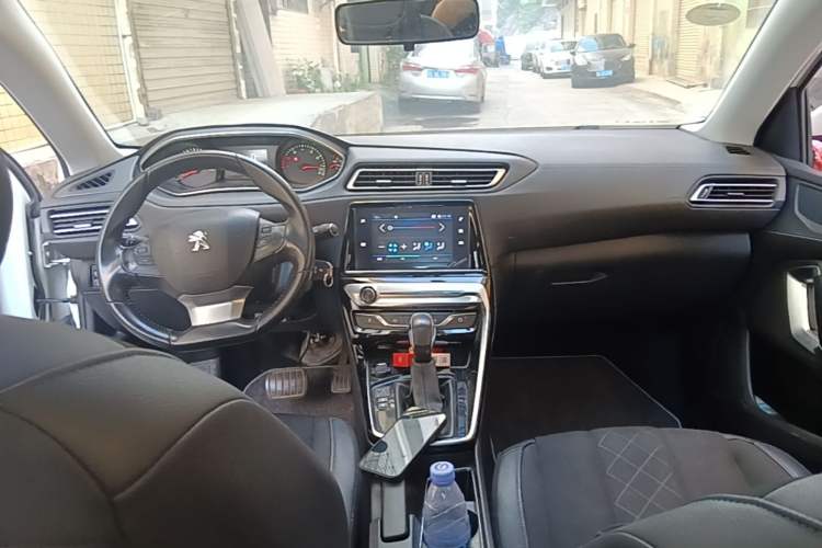 Used Peugeot 308 2016 1.6L Automatic Luxury Edition Center Console