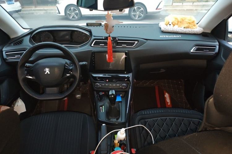 Used Peugeot 308 2016 1.6L Manual Fashion Edition Center Console