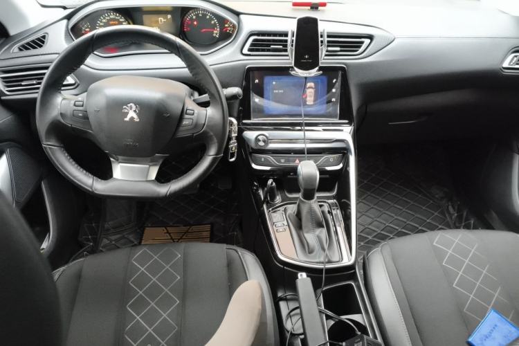 Used Peugeot 308 2016 1.6L Automatic Luxury Edition Center Console