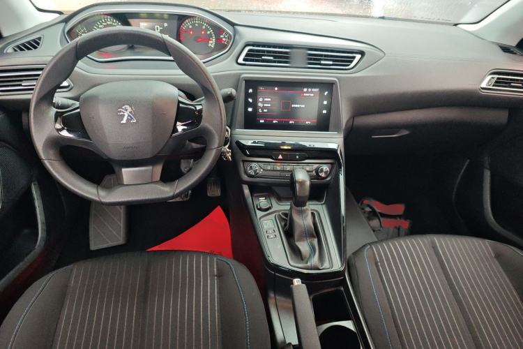 Used Peugeot 308 2016 1.6L Automatic Fashion Edition Center Console