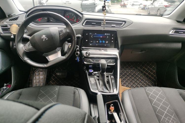 Used Peugeot 308 2016 1.6L Automatic Luxury Edition Center Console