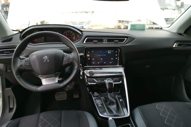 Used Peugeot 308 2016 1.6L Automatic Luxury Edition Center Console