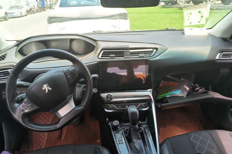 Used Peugeot 308 2016 1.6L Automatic Luxury Edition Center Console