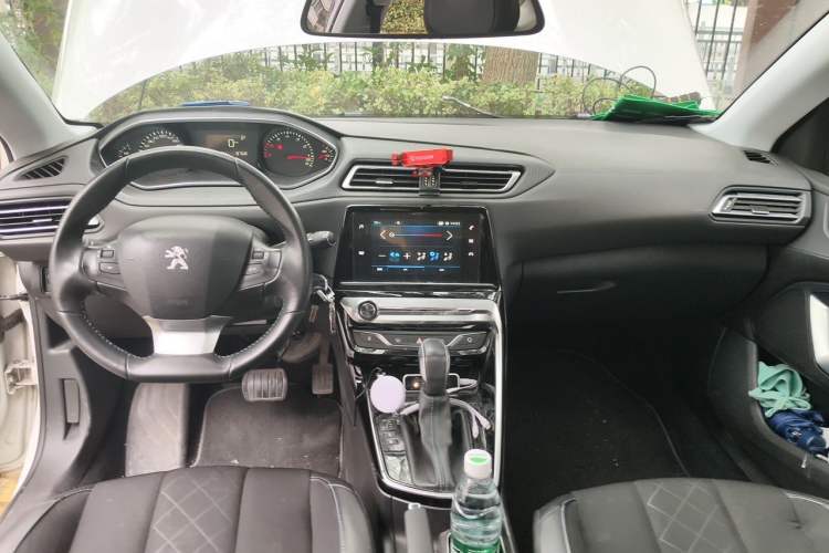 Used Peugeot 308 2016 1.6L Automatic Luxury Edition Center Console