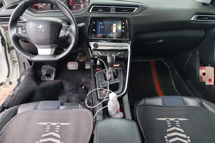 Used Peugeot 308 2016 350THP Automatic Prestige Edition Center Console