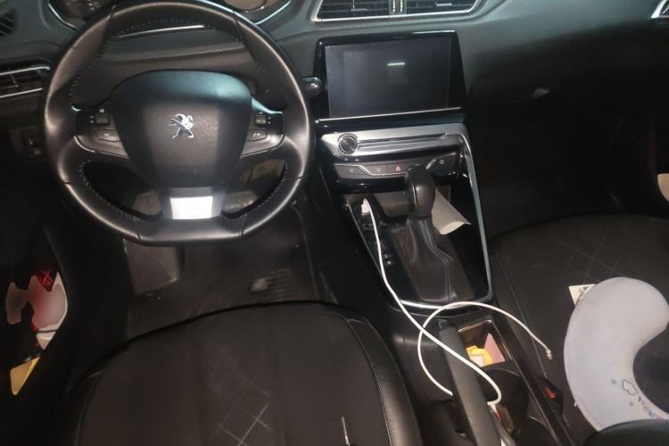 Used Peugeot 308 2016 1.6L Automatic Luxury Edition Center Console