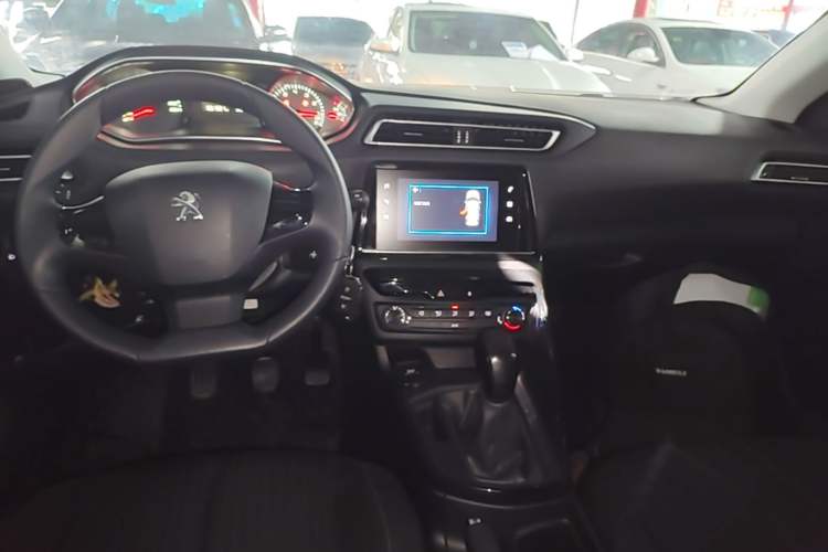 Used Peugeot 308 2016 1.6L Manual Fashion Edition Center Console