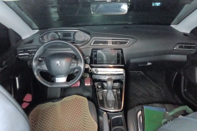 Used Peugeot 308 2016 1.6L Automatic Luxury Edition Center Console