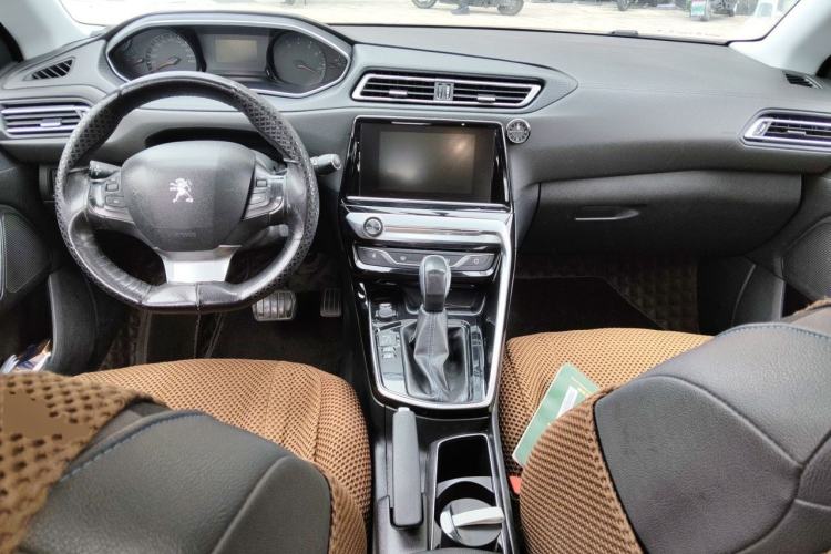 Used Peugeot 308 2016 1.6L Automatic Luxury Edition Center Console