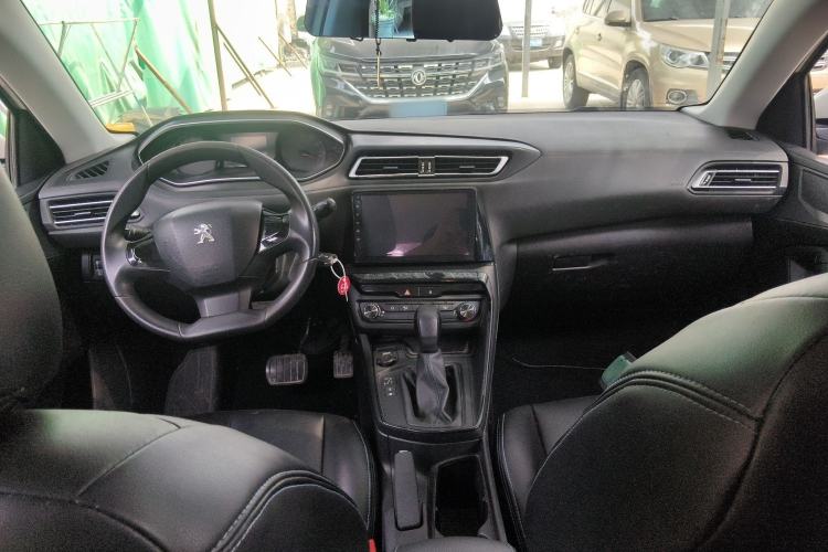 Used Peugeot 308 2016 1.6L Automatic Fashion Edition Center Console