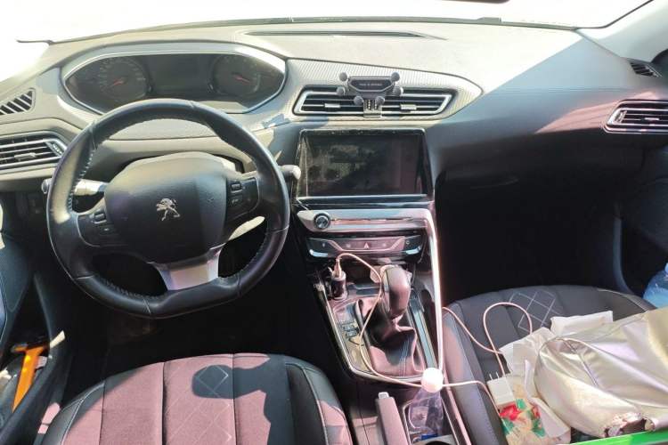 Used Peugeot 308 2016 1.6L Automatic Luxury Edition Center Console