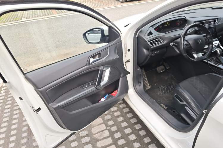 Used Peugeot 308 2016 1.6L Automatic Luxury Edition Driver Seat