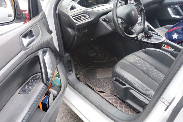 Used Peugeot 308 2016 230THP Automatic Luxury Edition Driver Seat
