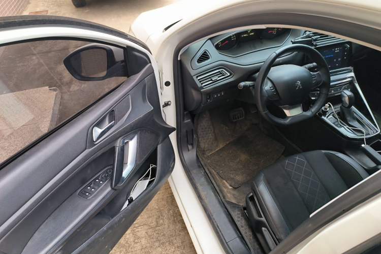 Used Peugeot 308 2016 1.6L Automatic Luxury Edition Driver Seat
