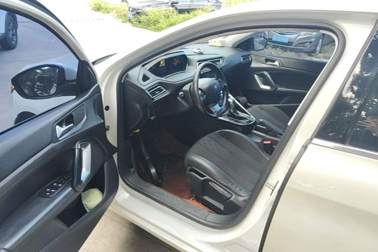Used Peugeot 308 2016 1.6L Automatic Luxury Edition Driver Seat