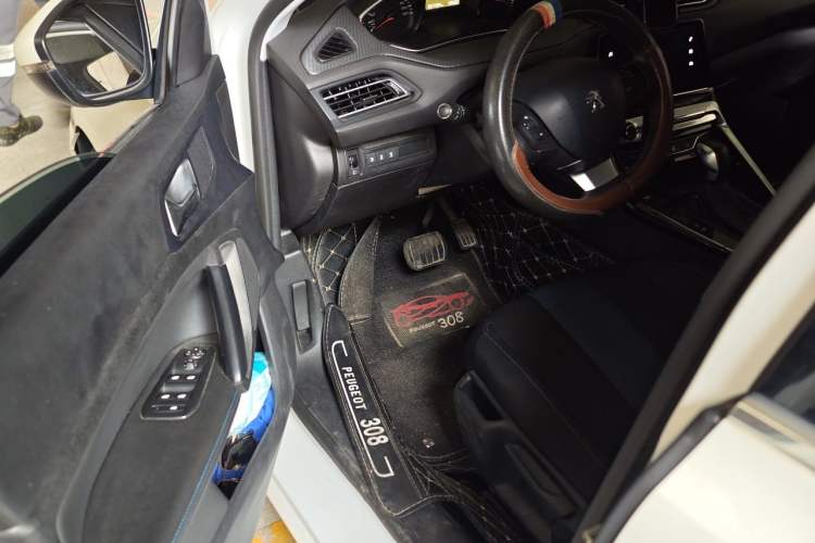 Used Peugeot 308 2016 1.6L Automatic Luxury Edition Driver Seat