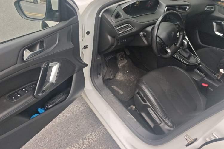 Used Peugeot 308 2016 1.6L Automatic Luxury Edition Driver Seat