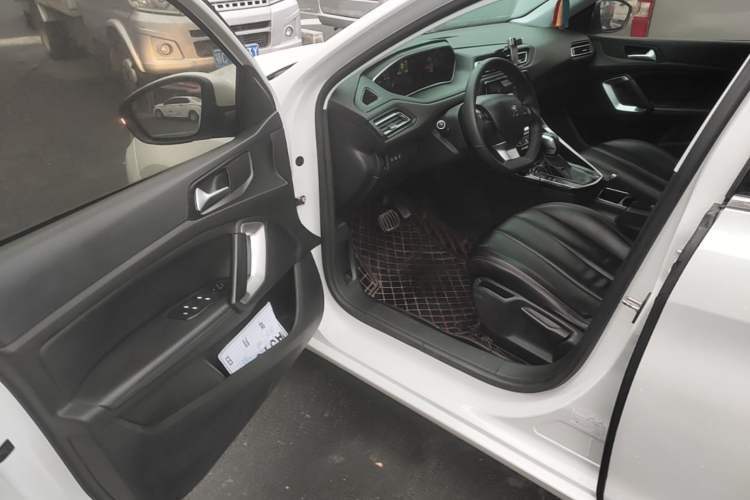 Used Peugeot 308 2016 1.6L Automatic Luxury Edition Driver Seat