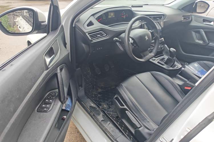 Used Peugeot 308 2016 1.6L Manual Fashion Edition Driver Seat