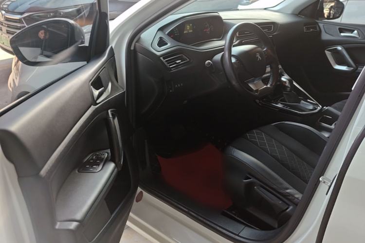 Used Peugeot 308 2016 1.6L Automatic Luxury Edition Driver Seat
