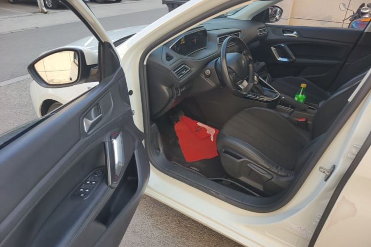 Used Peugeot 308 2016 230THP Automatic Luxury Edition Driver Seat