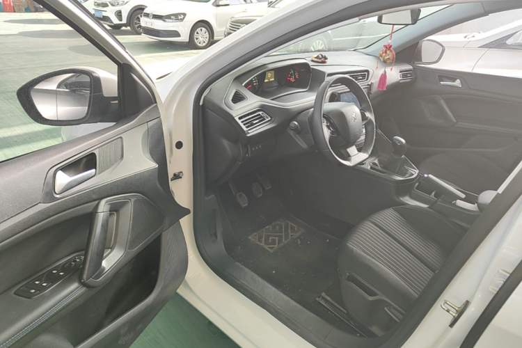 Used Peugeot 308 2016 1.6L Manual Fashion Edition Driver Seat