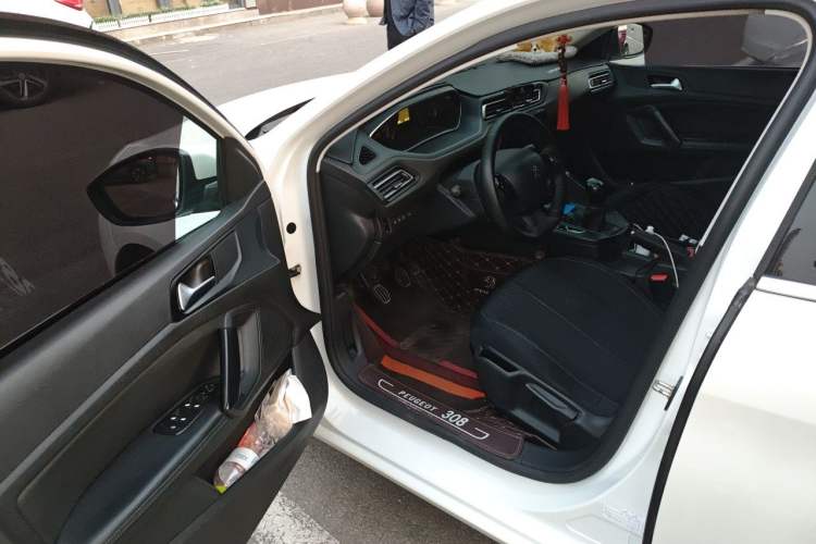 Used Peugeot 308 2016 1.6L Manual Fashion Edition Driver Seat