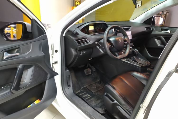 Used Peugeot 308 2016 1.6L Automatic Fashion Edition Driver Seat