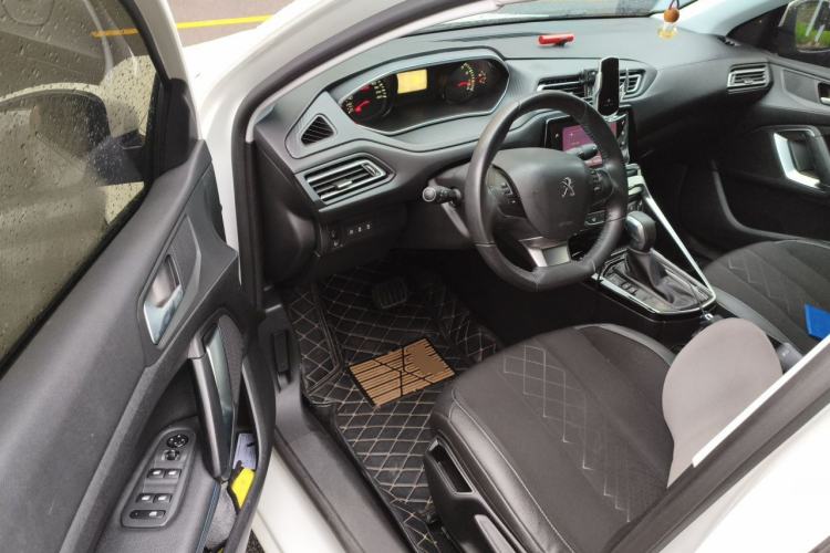 Used Peugeot 308 2016 1.6L Automatic Luxury Edition Driver Seat