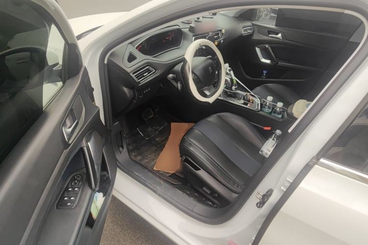 Used Peugeot 308 2016 350THP Automatic Prestige Edition Driver Seat