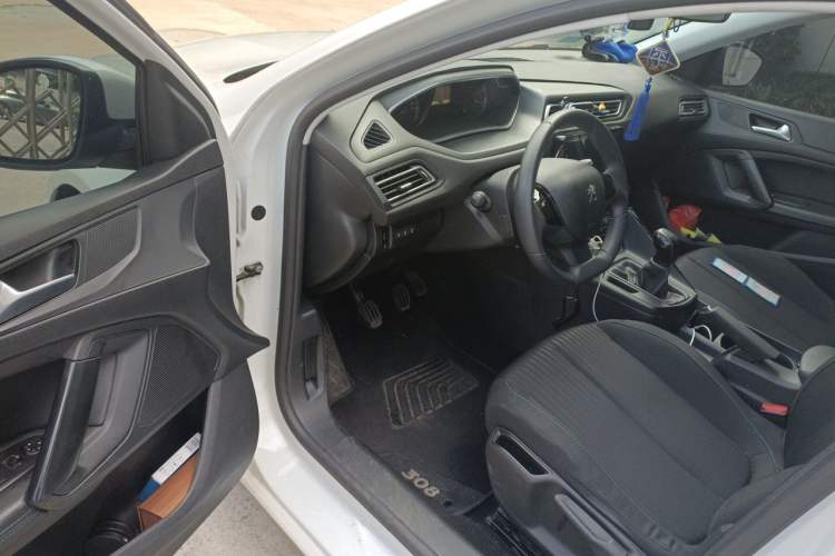 Used Peugeot 308 2016 1.6L Manual Fashion Edition Driver Seat