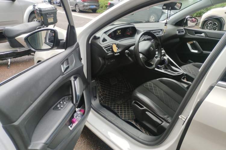 Used Peugeot 308 2016 1.6L Automatic Luxury Edition Driver Seat