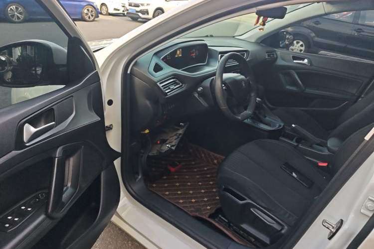 Used Peugeot 308 2016 1.6L Automatic Fashion Edition Driver Seat