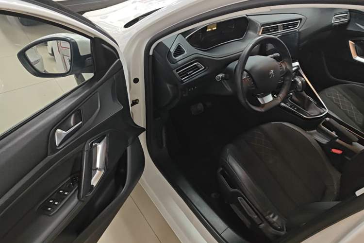 Used Peugeot 308 2016 1.6L Automatic Luxury Edition Driver Seat