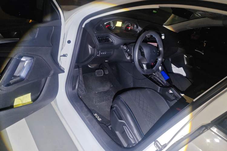 Used Peugeot 308 2016 230THP Automatic Luxury Edition Driver Seat